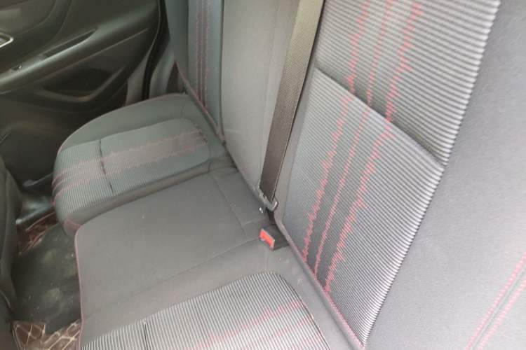 Used Buick Encore 2015 1.4T Automatic Two-Wheel Drive Urban Elite Version Left Rear Seat