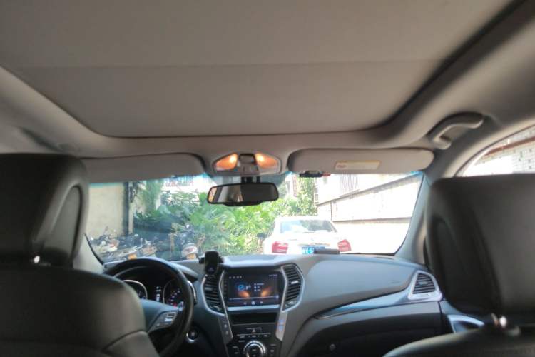 Used Hyundai Santa Fe 2015 2.0T Automatic All-Wheel Drive Smart Version 5 Seats
