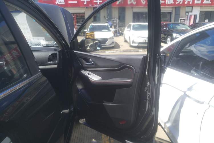 Used Baojun 560 2015 1.8L manual luxury version