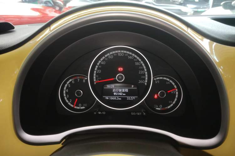 Used Volkswagen Beetle 2015 180TSI model Instrument Cluster