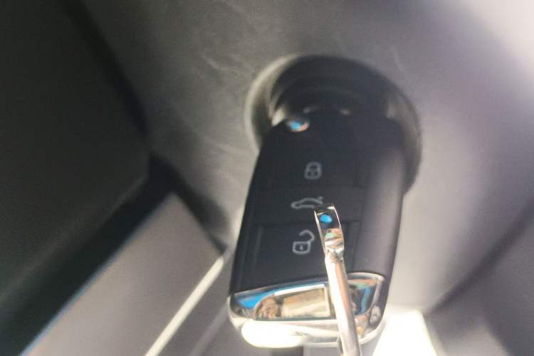 Used Volkswagen Bora 2021 1.5L Automatic Fashionable Smart Connectivity Version Vehicle Key