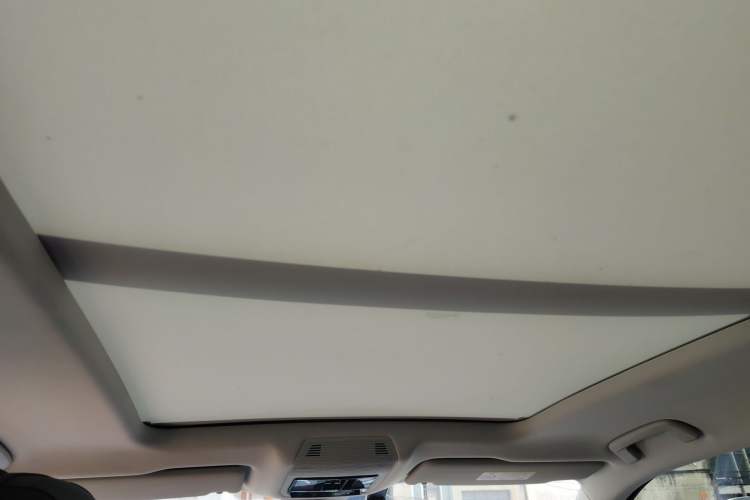 Used Volkswagen Tavendor 2025 Model 380TSI Four-Wheel Drive R-Line Cruise Zhongxiang Edition
