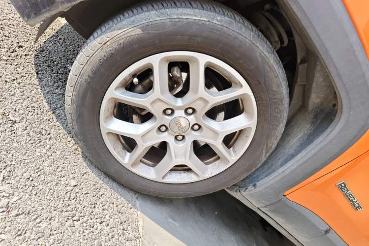 Used Jeep Renegade 2017 180T Automatic High-Energy Version Left Front Wheel Hub