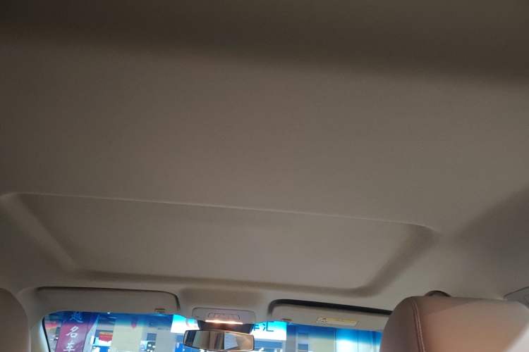 Used Buick GL8 2023 Land Executive Class Comfort Model Headliner