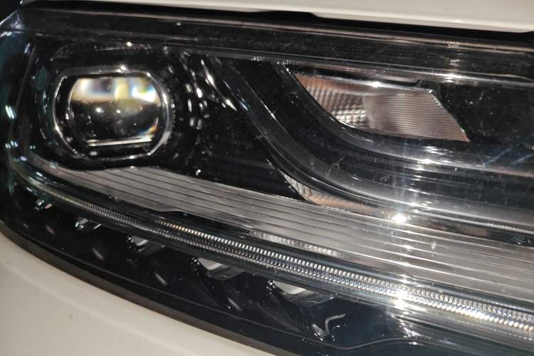 Used Roewe RX3 2020 1.6L CVT 4G Connected Ultra-Cool Flagship Edition