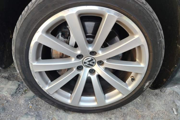 Used Volkswagen Phaeton 2011 3.6L V6 5-Seater Extended Comfort Version
