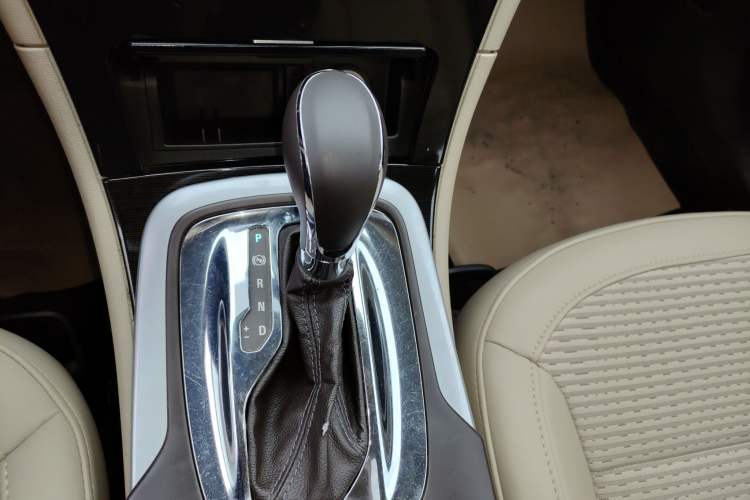 Used Buick Regal 2015 2.0L Leading Fashion Edition
