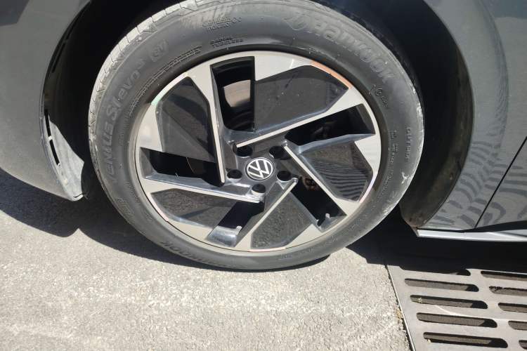 Used Volkswagen ID.3 2023 Pure Smart Edition Left Front Wheel Hub