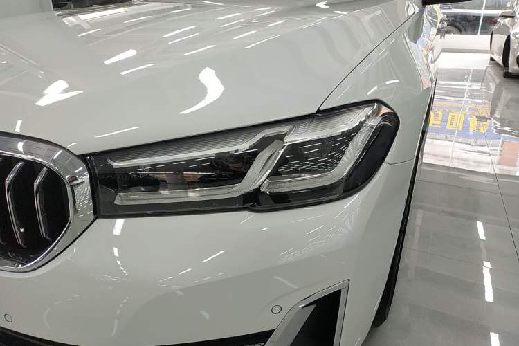 Used BMW 5 Series 2022 Second Facelift 530Li Luxury Edition Premium Package
