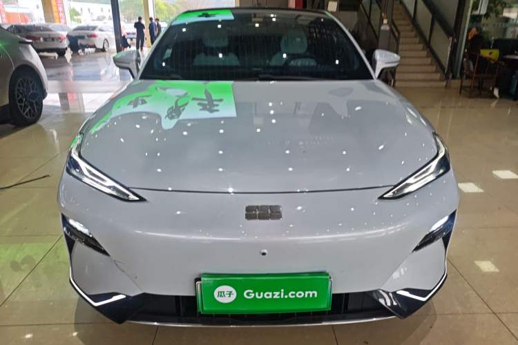 Used Geely Galaxy E8 2024 665 km Range Rear-Drive Starship Long-Range Version Front