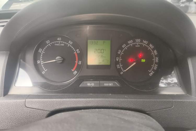 Used Skoda Rapid 2013 1.6L Automatic Smart Selection Model