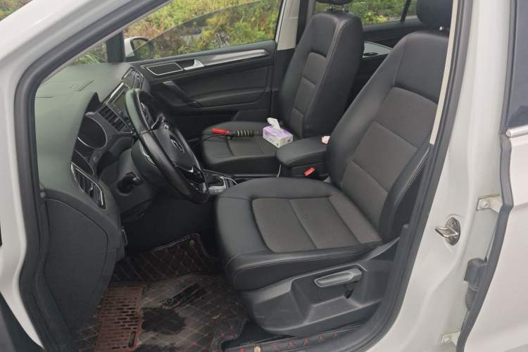 Used Volkswagen Golf Sportsvan 2018 230TSI Automatic Trend Edition
