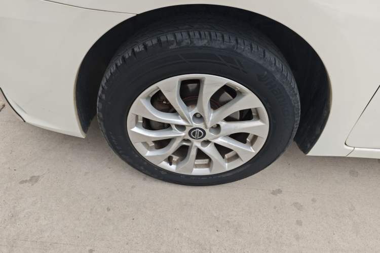 Used Nissan Sylphy 2019 1.6XV CVT Smart Connect Luxury Edition China VI Standard Exterior 4