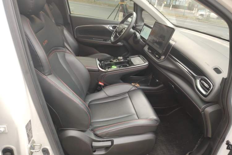 Used AION V 2021 Plus 70 Super Fast Charging Version Ternary Lithium
