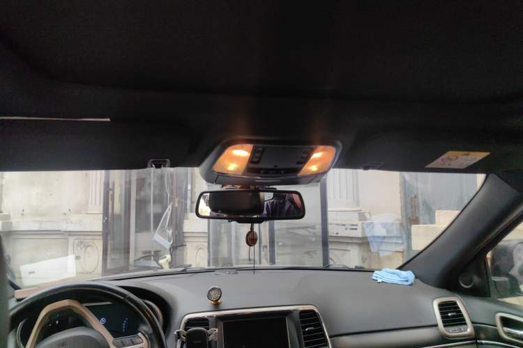 Used Jeep Grand Cherokee 2014 3.0TD Diesel Comfort Navigation Version Headliner