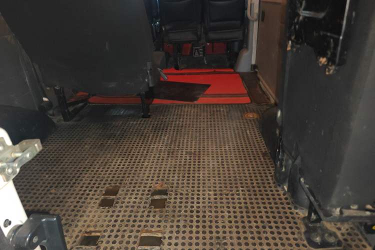 Used SAIC MAXUS Xintu V80  Trunk