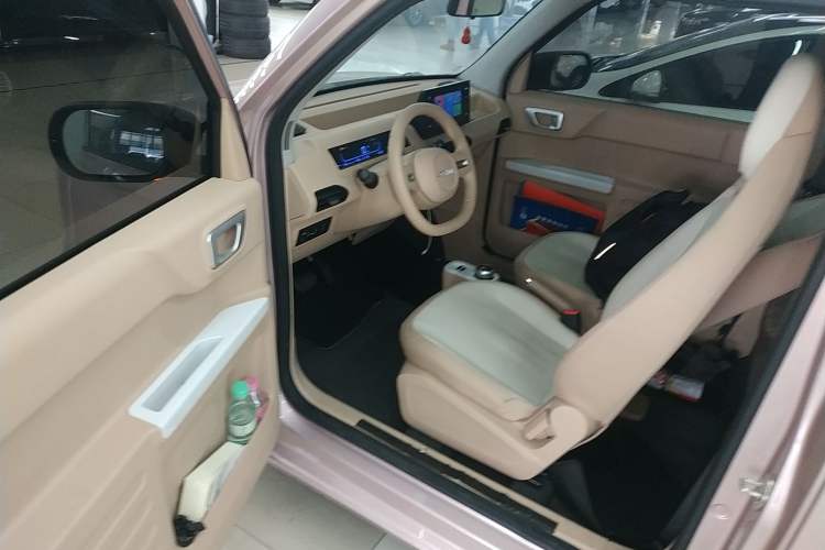 Used Geely Galaxy Panda 2024 Panda Mini 200km Longteng PRO Edition Interior 3