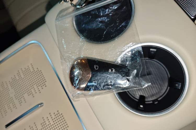 Used VOYAH Dream 2025 PHEV Four-Wheel Drive Prestige Kunpeng Edition