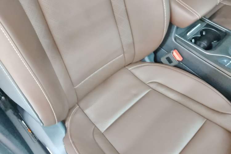 Used Wey VV6 2020 2.0T Two-Wheel Drive Smart Enjoyment+ Right Front Seat