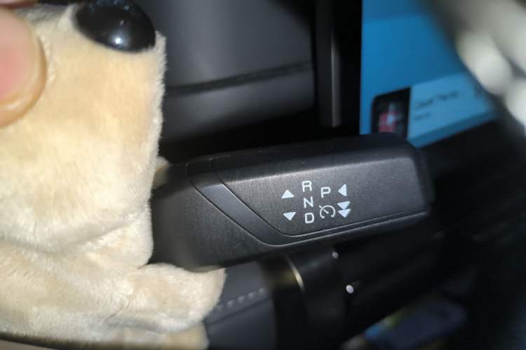 Used iCAR 03T 2024 520km Two-Wheel Drive Long-Range Enjoyment Edition Gear Lever