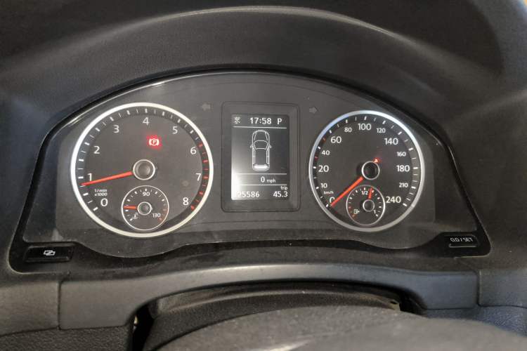 Used Volkswagen Tiguan 2012 1.8TSI Automatic Two-Wheel Drive Elite Edition Instrument Cluster
