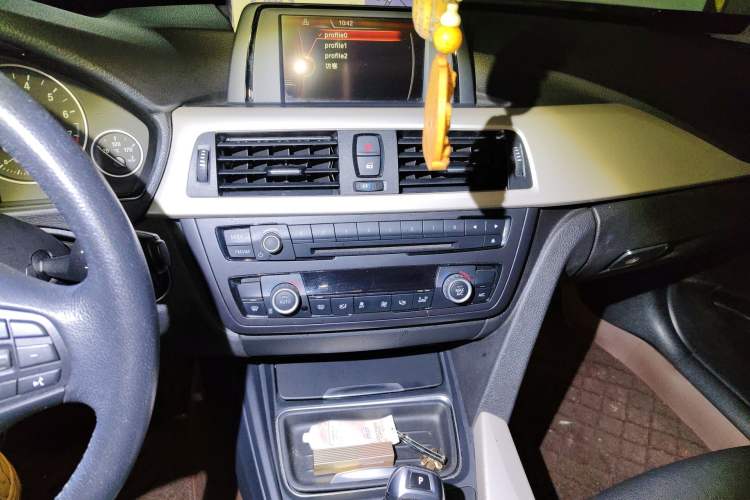 Used BMW 3 Series 2015 320Li Luxury Edition Fashion Model
