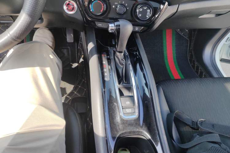 Used Honda Vezel 2020 1.5L CVT Luxury Edition