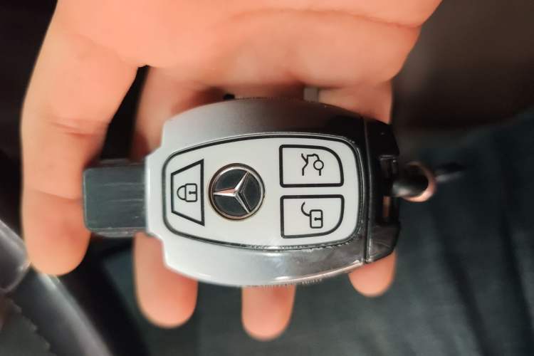 Used Mercedes-Benz E-Class 2013 E 260 L CGI Stylish Model
