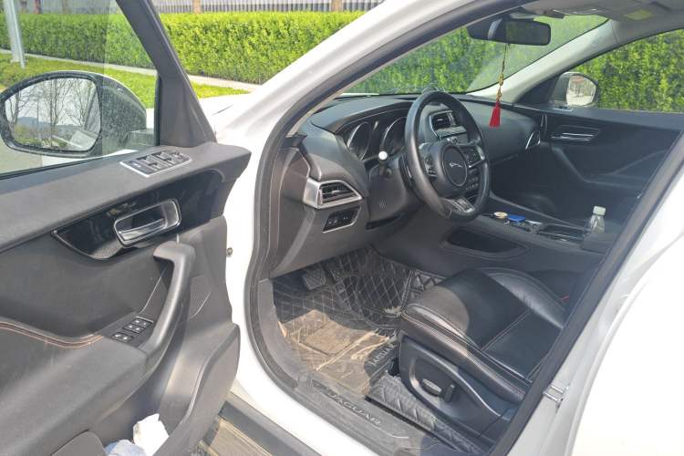 Used Jaguar F-PACE 2018 2.0T Two-Wheel Drive Urban Deluxe Edition