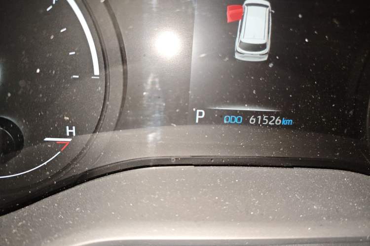 Used Toyota Granvia 2023 2.5L Hybrid Luxury Edition Odometer Close Up