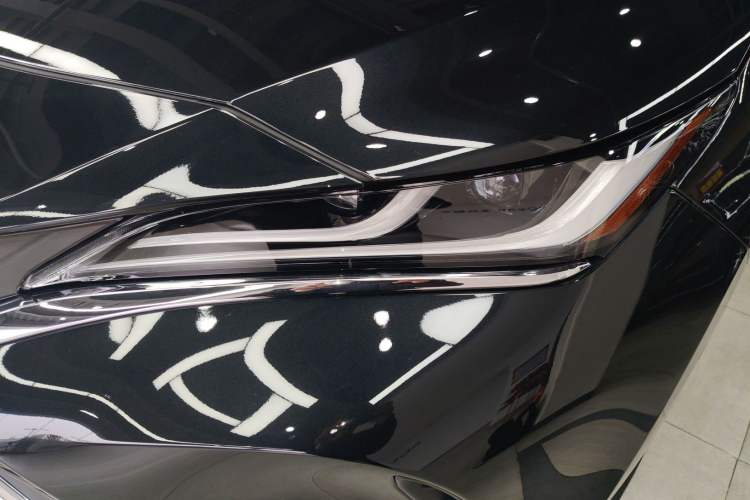 Used Toyota Harrier 2022 2.0L CVT Two-Wheel Drive Deluxe Edition
