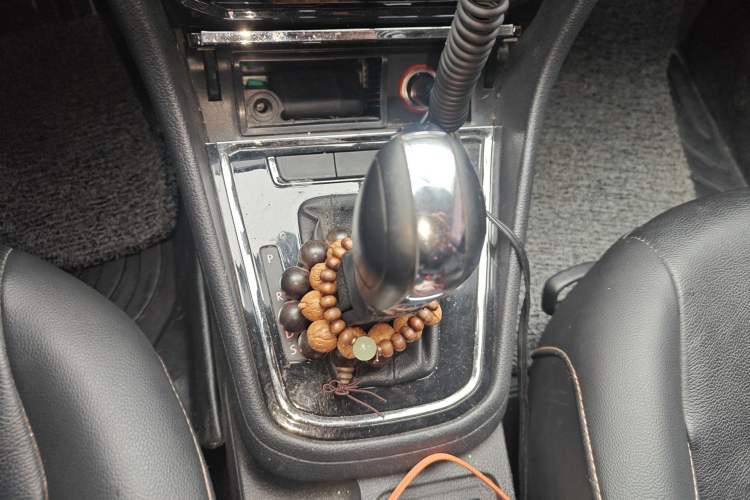 Used Volkswagen Bora 2016 1.6L Automatic Comfort Model Gear Lever