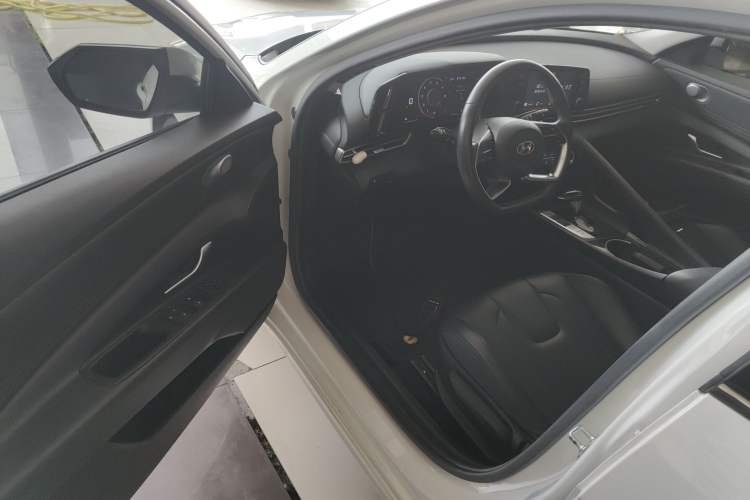 Used Hyundai Elantra 2021 1.5L CVT GLX Elite Edition
