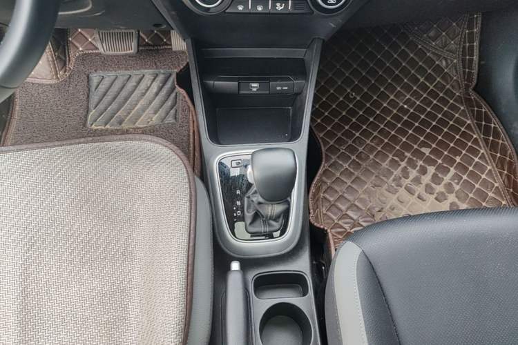 Used Kia kx1 Stonic 2021 1.4L CVT Fun & Sunroof Model