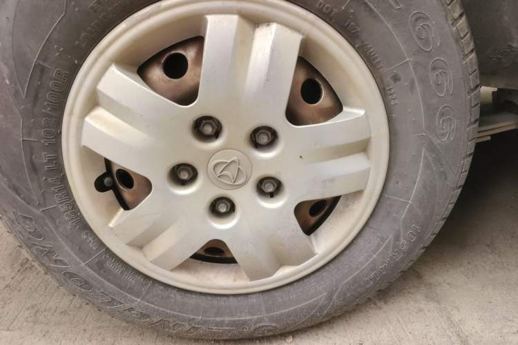 Used CHANGAN KAICHENG Ruixing M60 2019 1.5L Standard Version China VI Emission Standard 5/6 Seats DAM15KR Right Front Wheel Hub