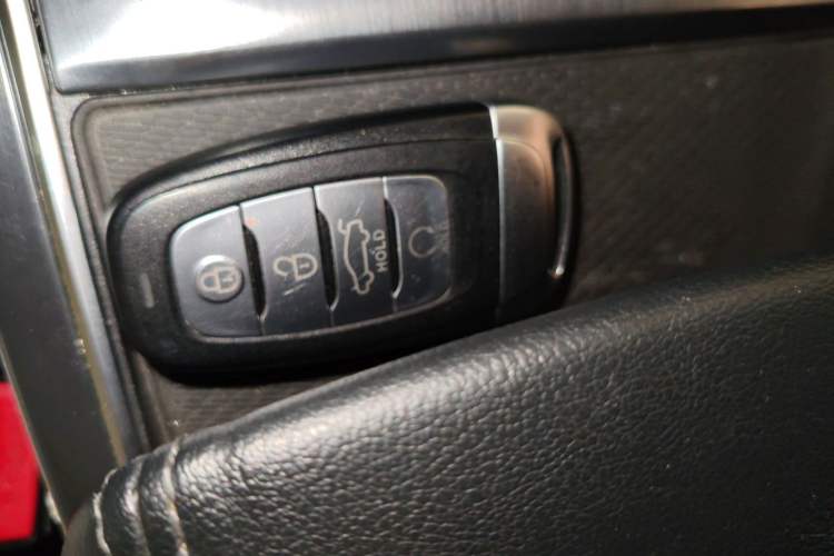 Used Hongqi H5 2022 Classic Model Facelift 1.8T Automatic Smart Connect Flagship Edition