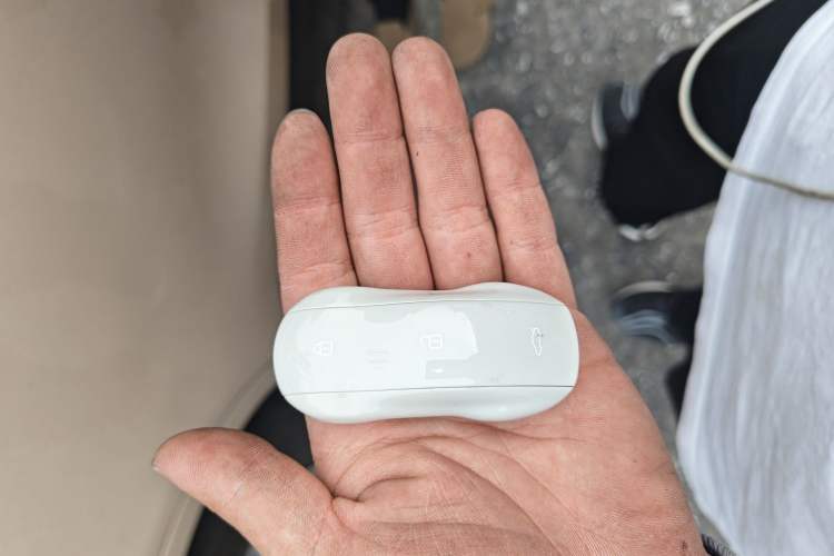 Used ORA Good Cat 2022 Morandi Edition 400km Standard Range Luxury Version Lithium-Ion Battery Vehicle Key