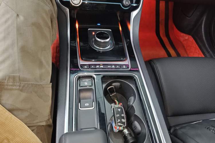 Used Jaguar XFL 2020 XFL 2.0T P200 Two-Wheel-Drive Elite Edition Gear Lever