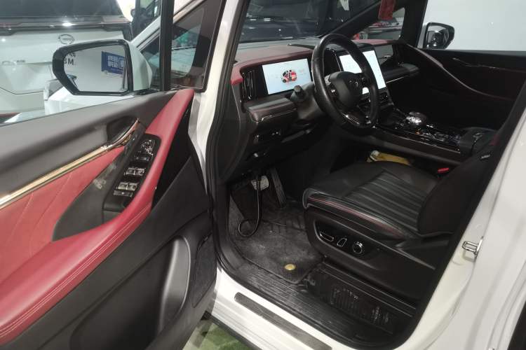 Used GAC Trumpchi M8 2023 Zongshi Series Dual-Motor Flagship Edition
