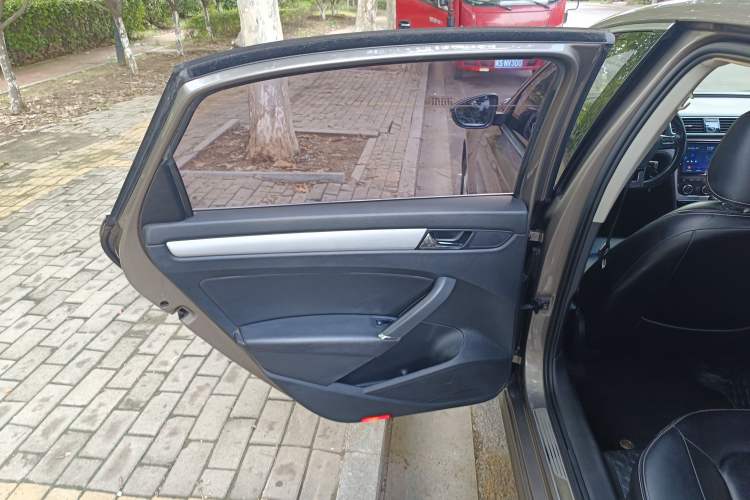 Used Volkswagen Passat 2015 1.8TSI DSG Prestige Edition
