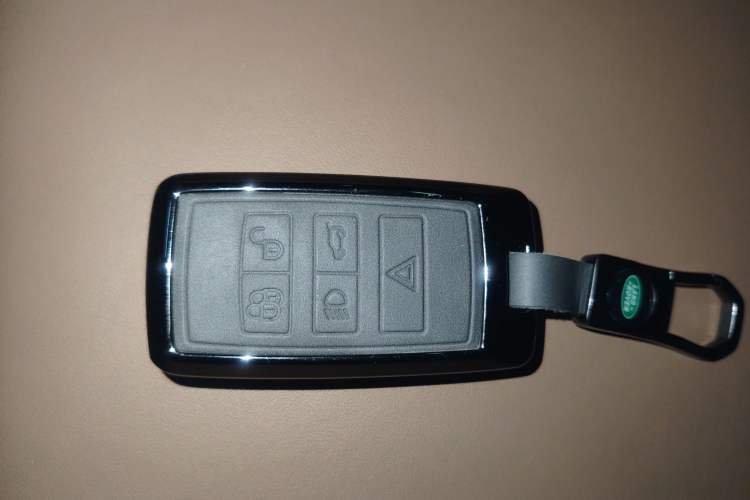 Used Land Rover Range Rover 2023 3.0 L6 400 PS Prestige Seven-Seater Extended Version
