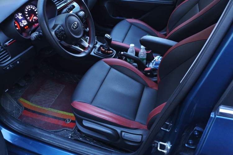 Used Kia KX Cross 2017 1.4L MT GLS Left Front Seat