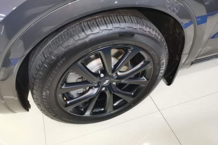 Used Li Auto ONE 2021 Extended-Range 6-Seater Version Exterior 4