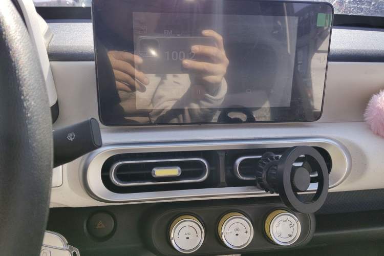 Used Wuling Hongguang MINIEV 2024 3rd Generation 215km Advanced Version
