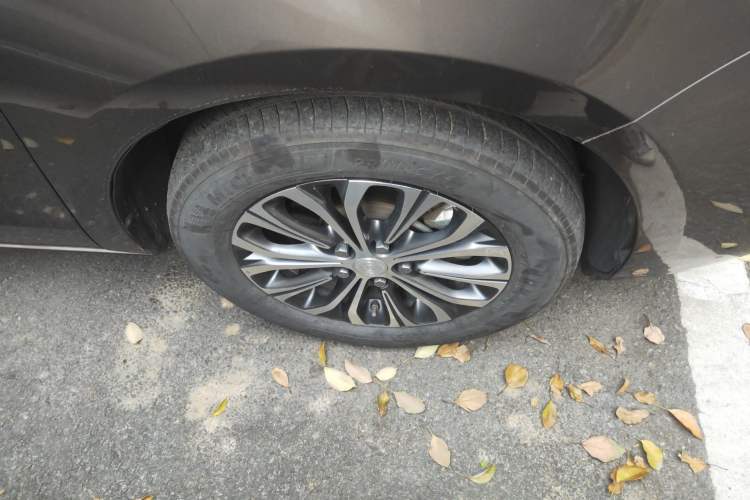 Used Buick GL8 2021 Land Cruiser Executive Class 652T Comfort Model
