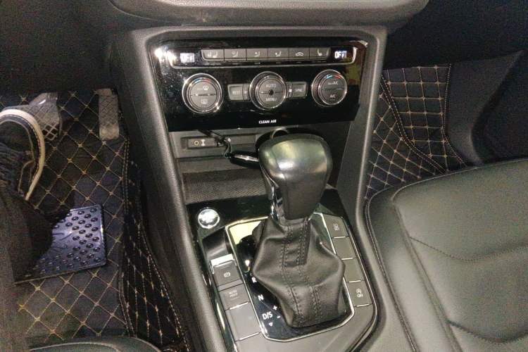 Used Volkswagen Tiguan L 2017 330TSI Automatic Two-Wheel Drive Luxury Edition