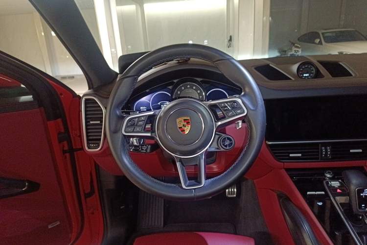 Used Porsche Cayenne 2020 Cayenne S Coupé 2.9T Steering Wheel