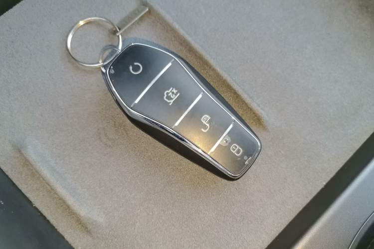 Used BYD Seal 06 New Energy 2025 DM-i Smart Drive 120KM Deluxe Model Interior 1