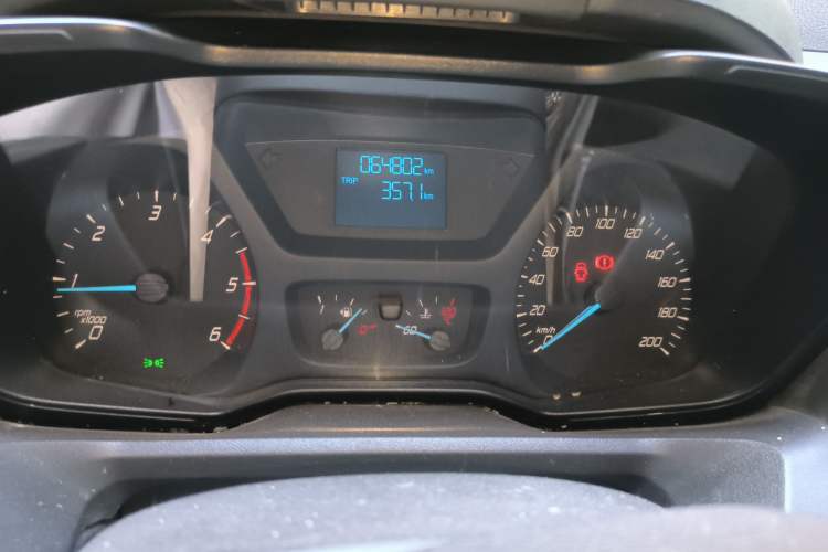 Used Ford Transit 2017 2.0T Diesel Multi-Purpose Commercial Vehicle Mid-Drive Mid-Roof China IV Standard