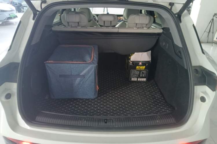 Used VOYAH FREE 2025 318 318 km Rear-Drive Touring Edition
